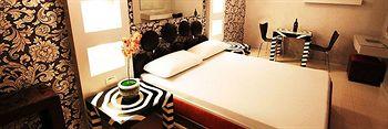 Photo of Victoria_Court_Malate_Hotel