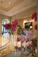 Book Four Seasons Hotel George V Paris online