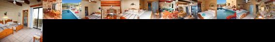 Bella Vista Farmhouses