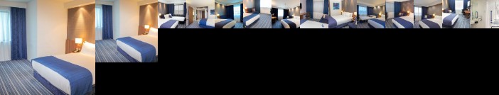 Holiday Inn Express London-Heathrow T5