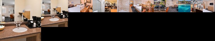 La Fuente Inn & Suites