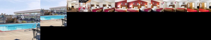 Econo Lodge Wall