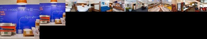 Holiday Inn Express Hotel & Suites New Boston