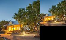 Vineyard Cottages and Cafe