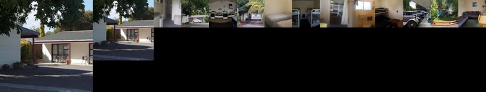 Camellia Court Motel