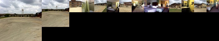 Pearsall Inn and Suites