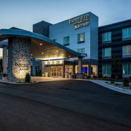 Fairfield Inn & Suites by Marriott St Joseph Stevensville, in the nearby from Silver Beach