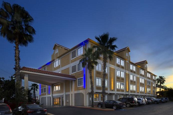 Holiday Inn Express Hotel & Suites San Antonio-Downtown Market Area
