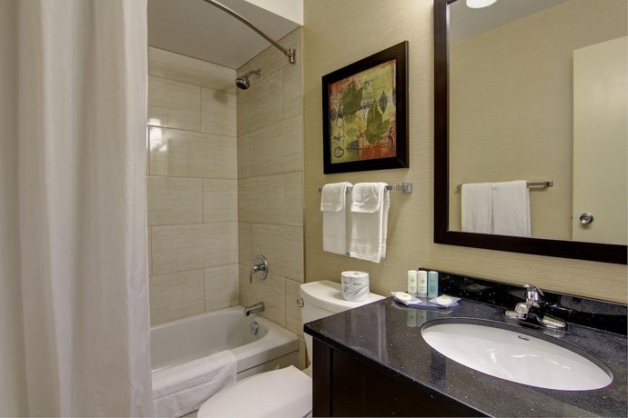 3 Comfort Inn Windsor 2955 Dougall Avenue Windsor Canadian